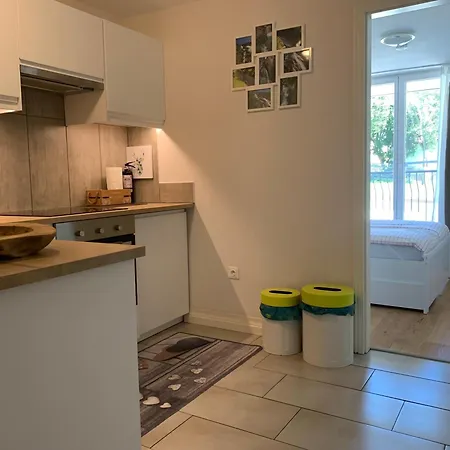 Fliess Apartment アパート フリース